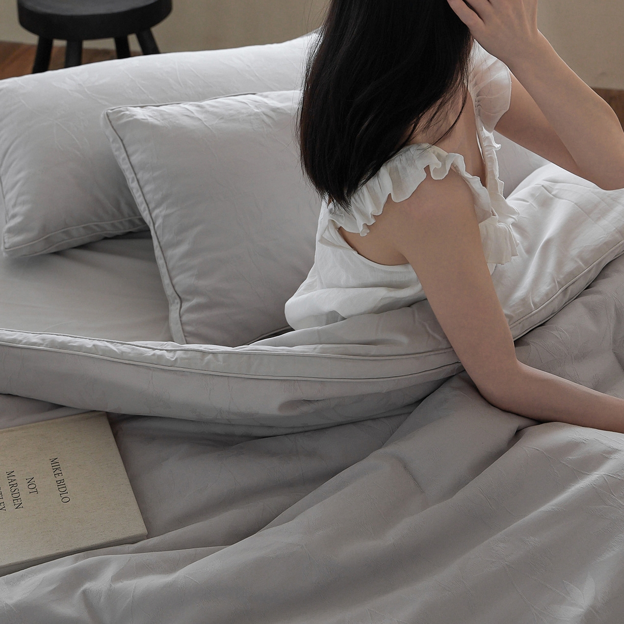 91家纺网 家纺一手货源 找家纺 一加一 2025新款全棉提花航天恒温抗菌被子被芯 森语(银灰)