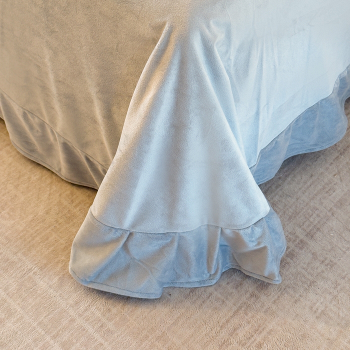 91家纺网 家纺一手货源 找家纺 U品汇 2025新款7斤高克重牛奶绒刺绣花四件套床裙款法莱绒金貂珊瑚绒水晶绒不掉毛 银杏叶-高级灰