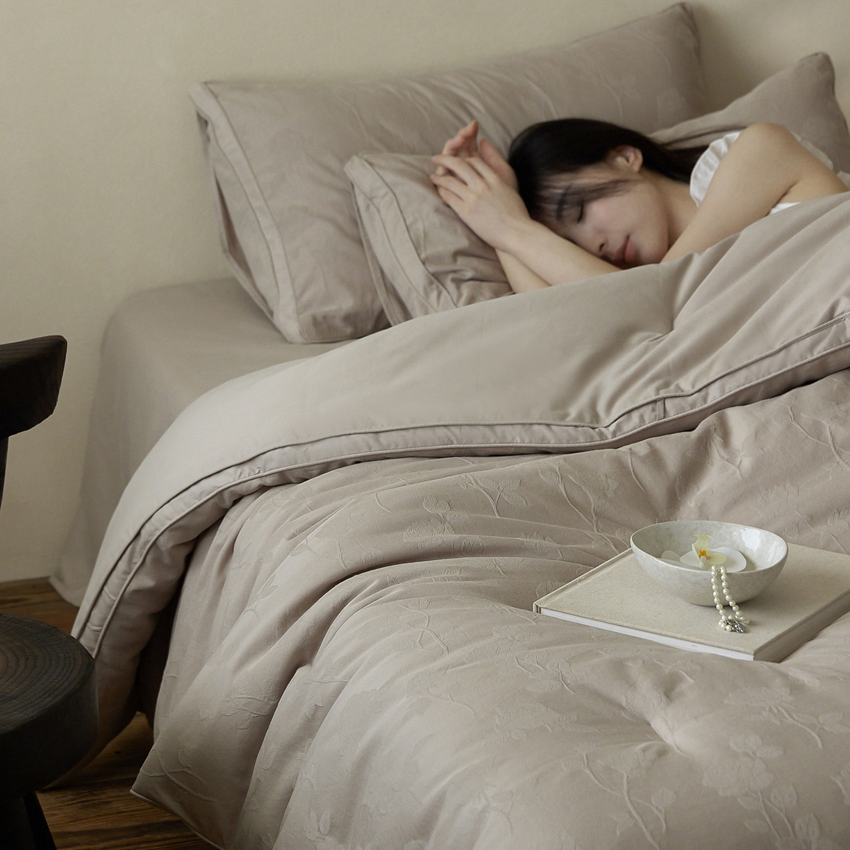 91家纺网 家纺一手货源 找家纺 一加一 2025新款全棉提花航天恒温抗菌被子被芯 岁月鎏声