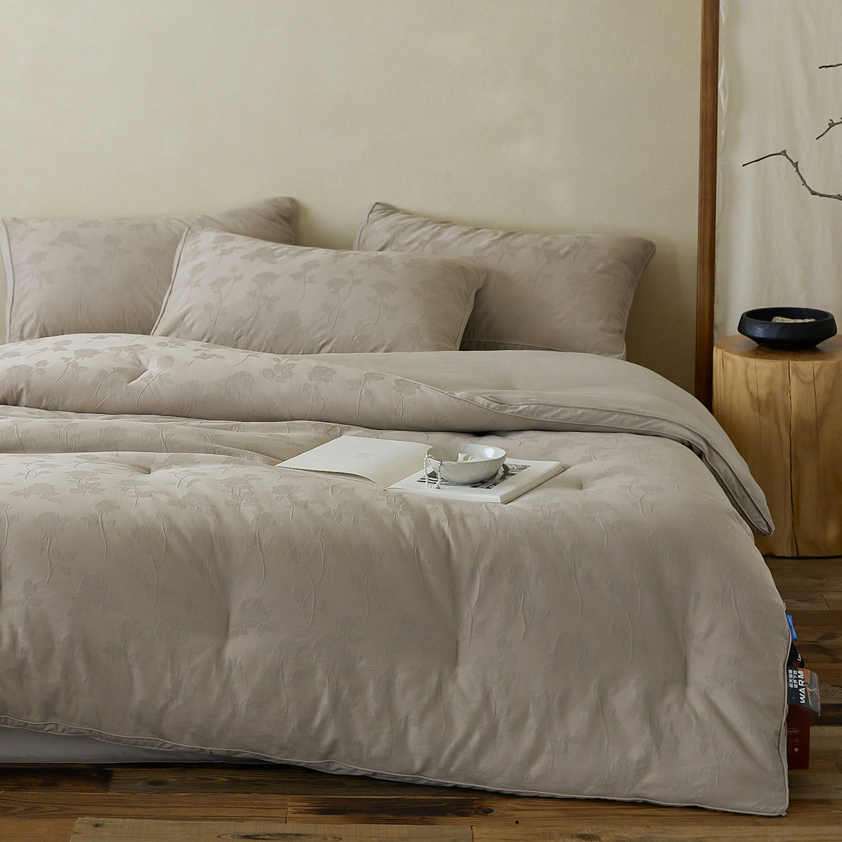 91家纺网 家纺一手货源 找家纺 一加一 2025新款全棉提花航天恒温抗菌被子被芯 岁月鎏声