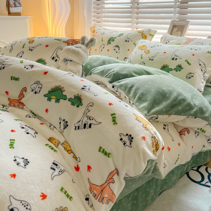 91家纺网 家纺一手货源 找家纺 宝薇2025新款ins风重8斤高克重吊边款牛奶绒四件套 恐龙伙伴