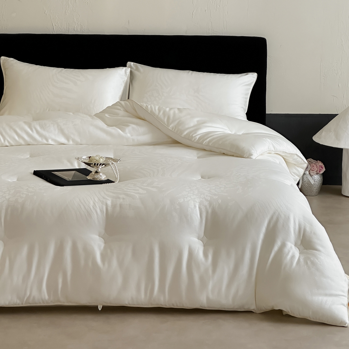 91家纺网 家纺一手货源 找家纺 一加一 2025新款满提彩丝蚕丝大豆抗菌被子被芯 风华