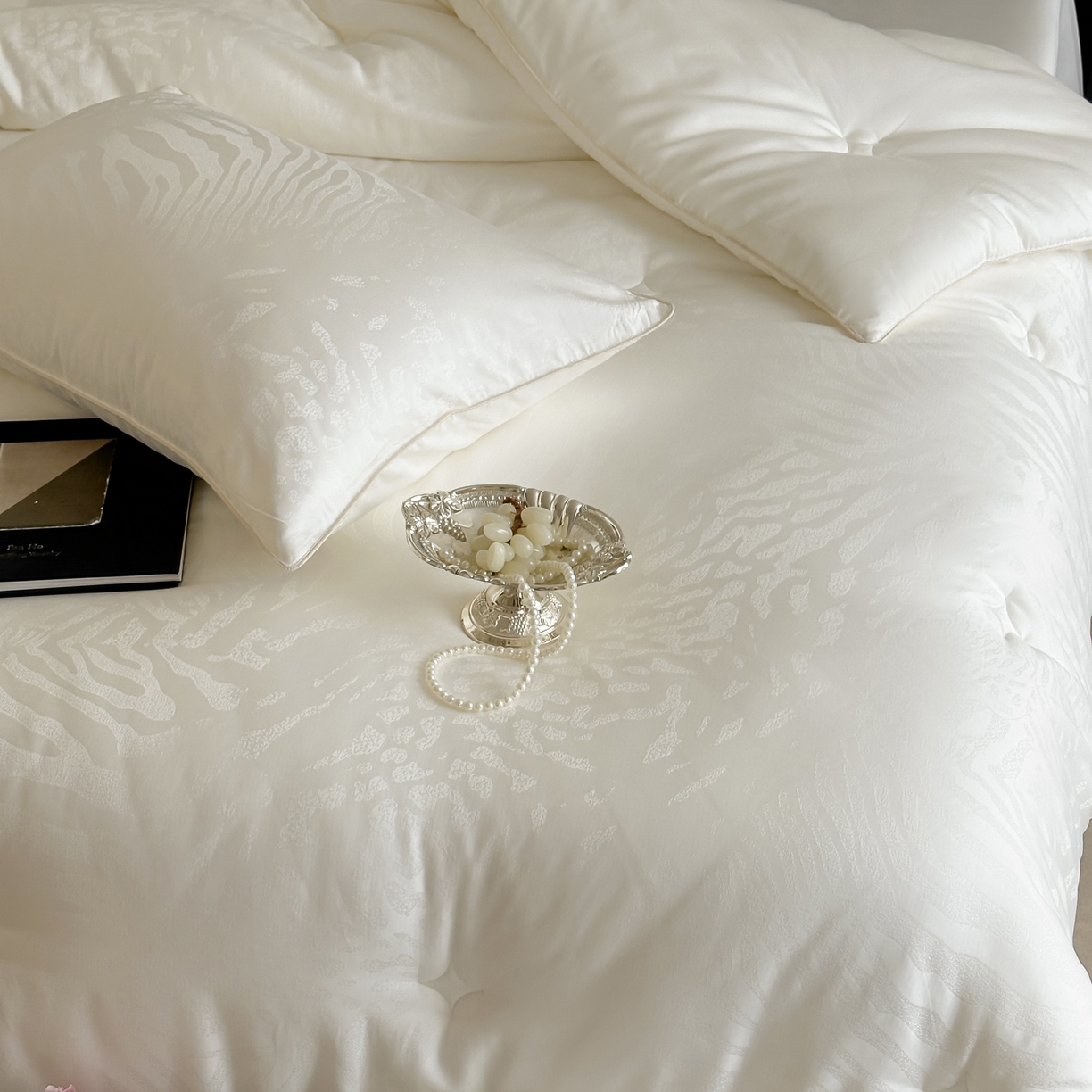 91家纺网 家纺一手货源 找家纺 一加一 2025新款满提彩丝蚕丝大豆抗菌被子被芯 风华