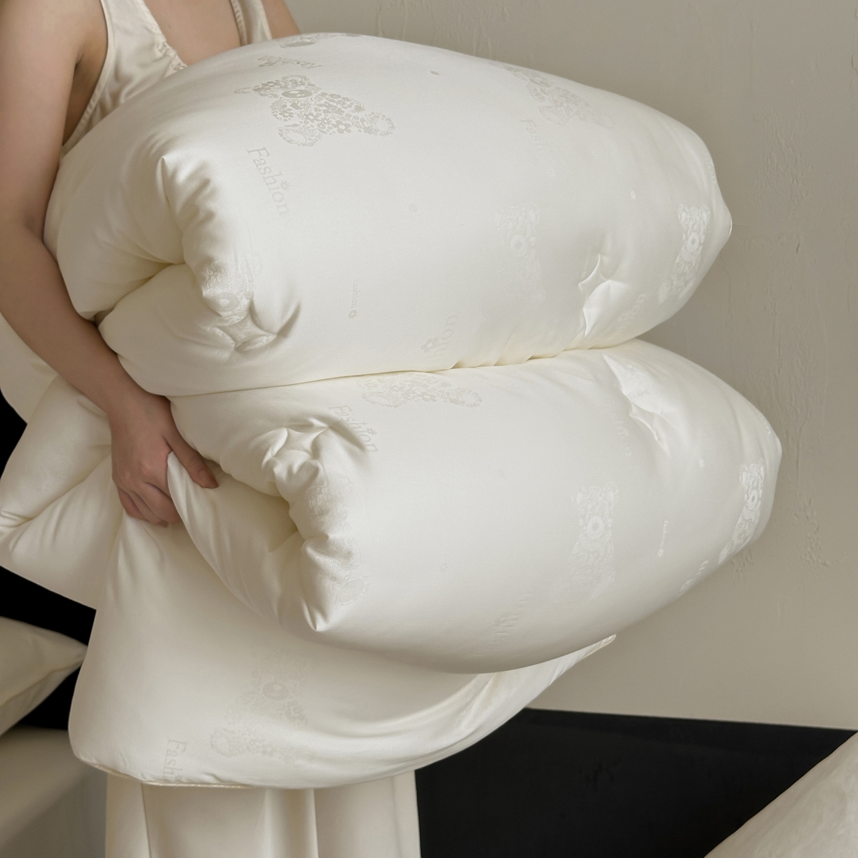 91家纺网 家纺一手货源 找家纺 一加一 2025新款满提彩丝蚕丝大豆抗菌被子被芯 酷熊