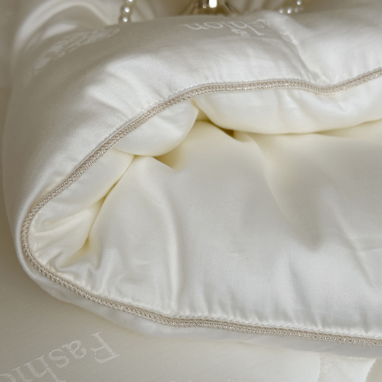 91家纺网 家纺一手货源 找家纺 一加一 2025新款满提彩丝蚕丝大豆抗菌被子被芯 酷熊