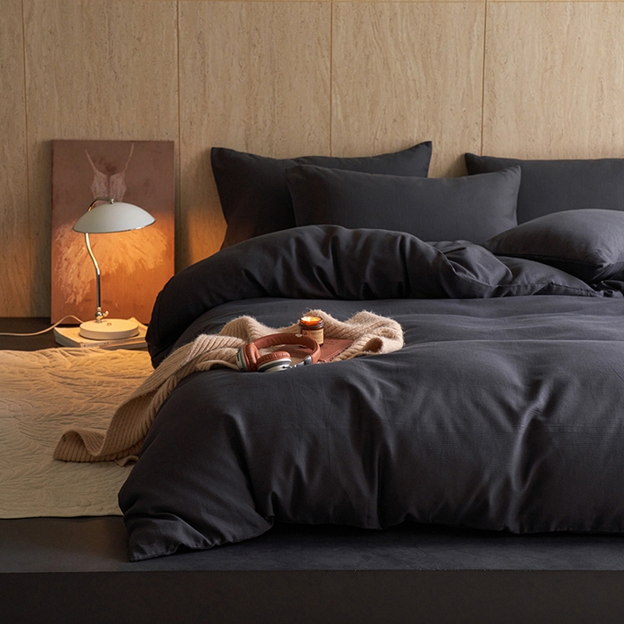 91家纺网 家纺一手货源 找家纺 千朵森 2025新款全棉磨毛A类色织提花磨毛四件套-简色 夜幕灰