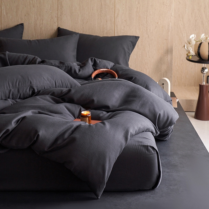 91家纺网 家纺一手货源 找家纺 千朵森 2025新款全棉磨毛A类色织提花磨毛四件套-简色 夜幕灰