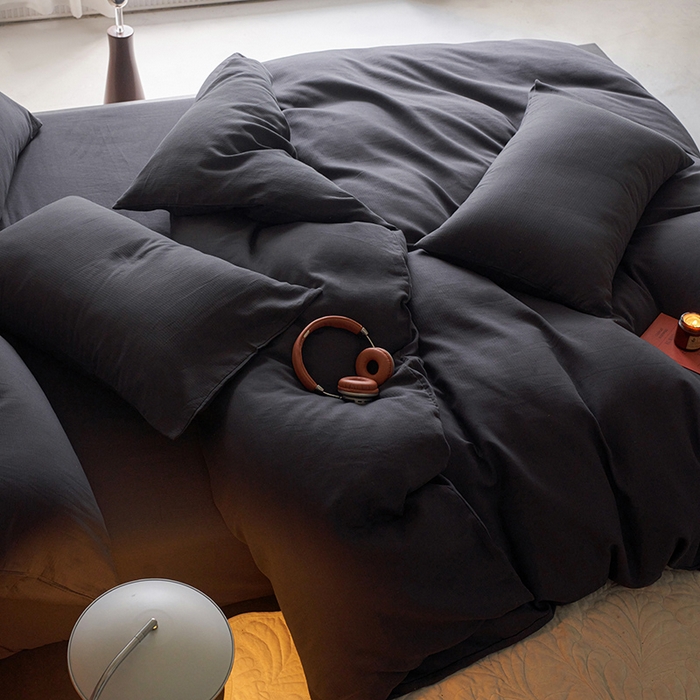 91家纺网 家纺一手货源 找家纺 千朵森 2025新款全棉磨毛A类色织提花磨毛四件套-简色 夜幕灰