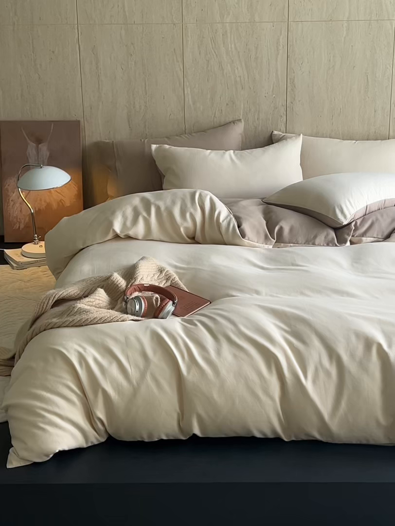 91家纺网 家纺一手货源 找家纺 千朵森 2025新款全棉磨毛A类色织提花磨毛四件套-简色 杏仁奶沫