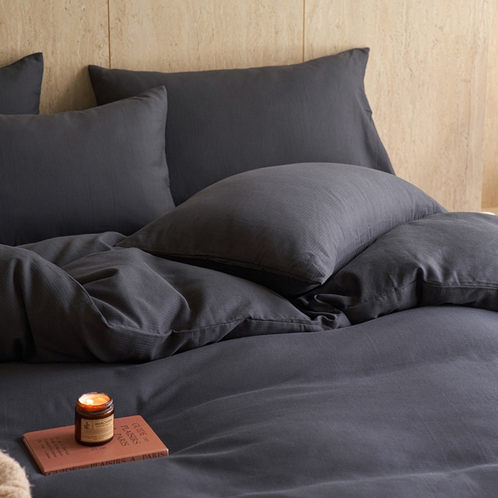 91家纺网 家纺一手货源 找家纺 千朵森 2025新款全棉磨毛A类色织提花磨毛四件套-简色 夜幕灰