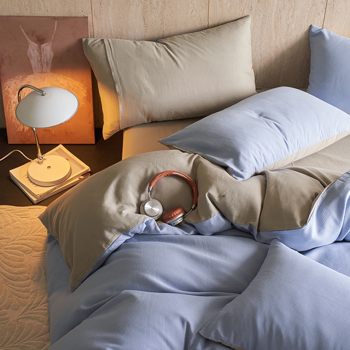 91家纺网 家纺一手货源 找家纺 千朵森 2025新款全棉磨毛A类色织提花磨毛四件套-简色 浅蓝絮梦