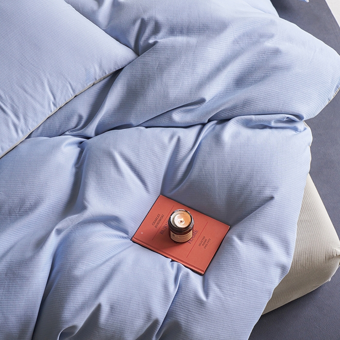 91家纺网 家纺一手货源 找家纺 千朵森 2025新款全棉磨毛A类色织提花磨毛四件套-简色 浅蓝絮梦