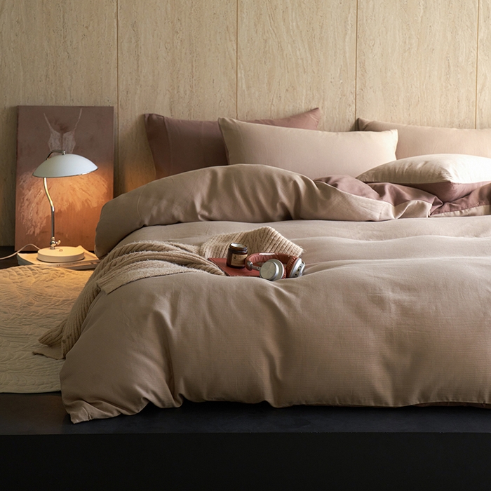 91家纺网 家纺一手货源 找家纺 千朵森 2025新款全棉磨毛A类色织提花磨毛四件套-简色 拿铁日光