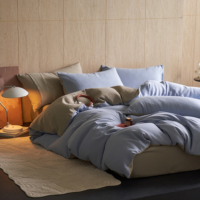 91家纺网 家纺一手货源 找家纺 千朵森 2025新款全棉磨毛A类色织提花磨毛四件套-简色 浅蓝絮梦