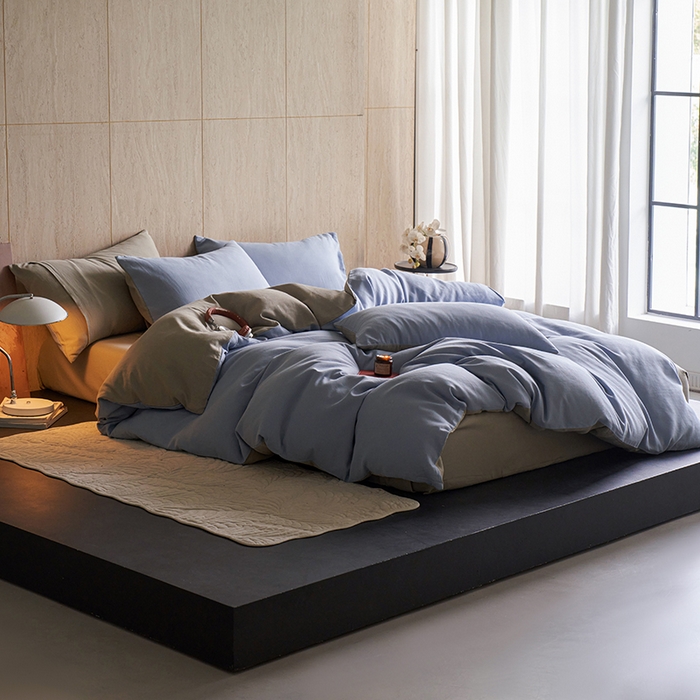 91家纺网 家纺一手货源 找家纺 千朵森 2025新款全棉磨毛A类色织提花磨毛四件套-简色 浅蓝絮梦