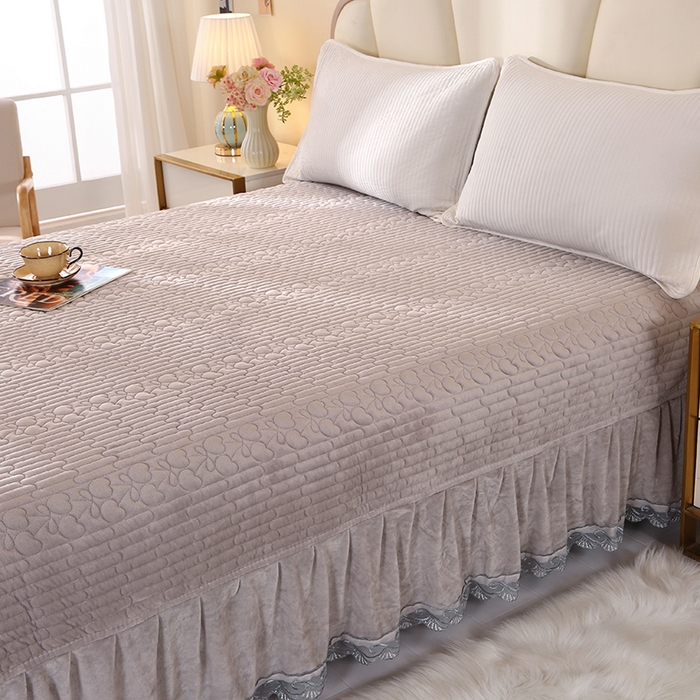 91家纺网 家纺一手货源 找家纺 尚品凤凰 2025新款婴儿绒绗缝床裙款 樱桃系列 灰色