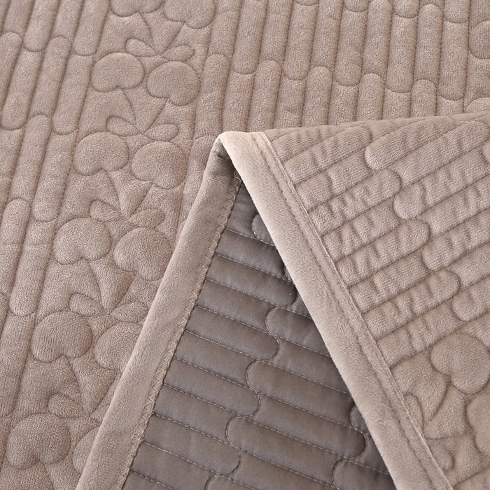 91家纺网 家纺一手货源 找家纺 尚品凤凰 2025新款婴儿绒绗缝床裙款 樱桃系列 灰色