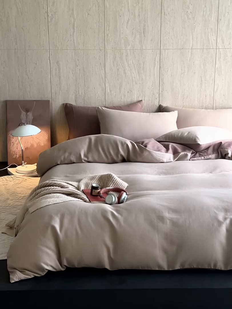 91家纺网 家纺一手货源 找家纺 千朵森 2025新款全棉磨毛A类色织提花磨毛四件套-简色 拿铁日光