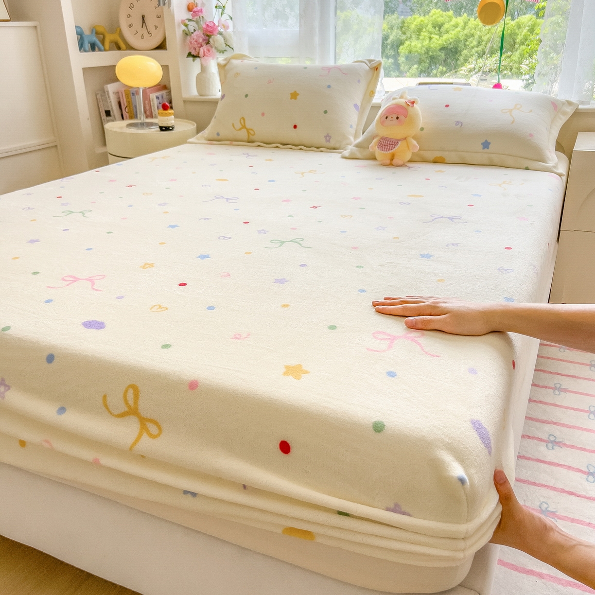 91家纺网 家纺一手货源 找家纺 （总）丝羽坊 2025新款印花小清新牛奶绒印花床笠三件套