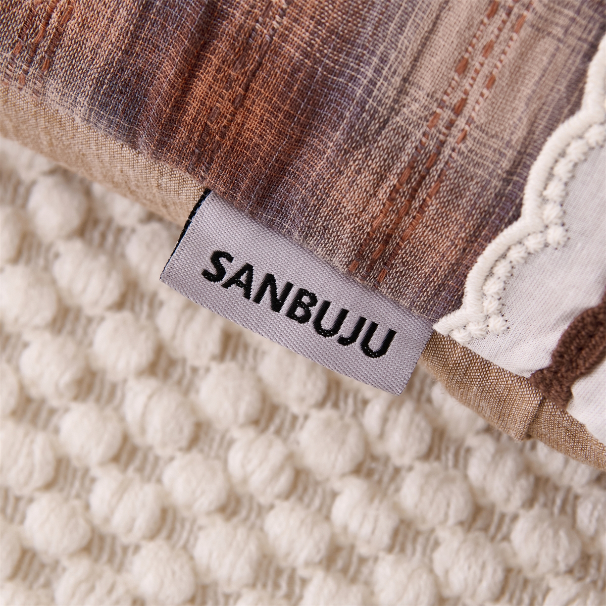 91家纺网 家纺一手货源 找家纺 （总）大熊枕芯 2025新款 全棉花边荞麦枕