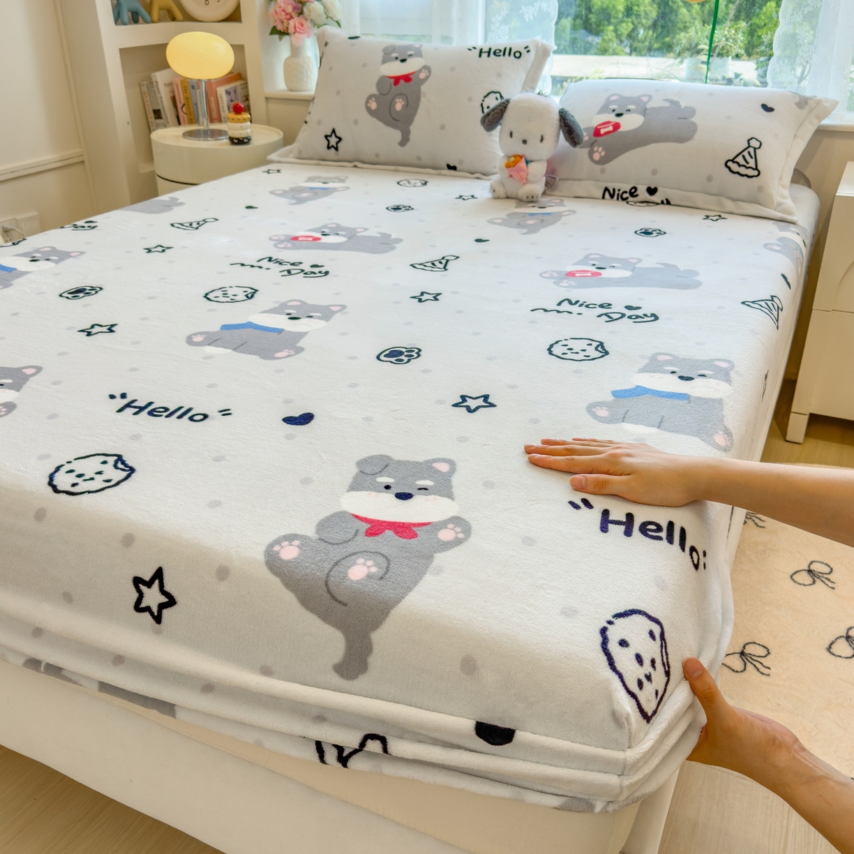 91家纺网 家纺一手货源 找家纺 （总）丝羽坊 2025新款印花小清新牛奶绒印花床笠三件套