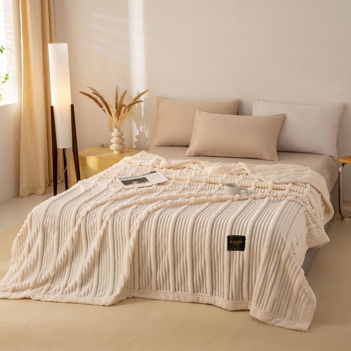 91家纺网 家纺一手货源 找家纺 雅诗帛 2025新款A类兔毛绒子母条毛毯双面云朵绒毛毯宿舍牛奶绒小被毯轻奢时尚加厚保暖盖毯休闲绒毯毯子 云朵白