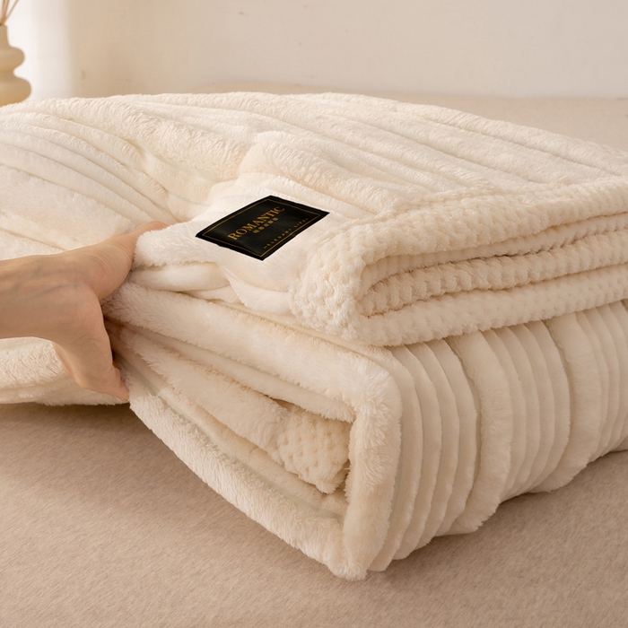 91家纺网 家纺一手货源 找家纺 雅诗帛 2025新款A类兔毛绒子母条毛毯双面云朵绒毛毯宿舍牛奶绒小被毯轻奢时尚加厚保暖盖毯休闲绒毯毯子 云朵白