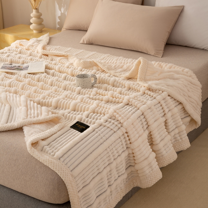 91家纺网 家纺一手货源 找家纺 雅诗帛 2025新款A类兔毛绒子母条毛毯双面云朵绒毛毯宿舍牛奶绒小被毯轻奢时尚加厚保暖盖毯休闲绒毯毯子 云朵白