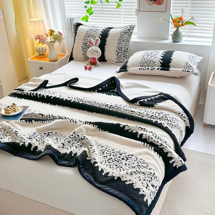 雅诗帛 2025新款黑白阳离子复合多功能毛毯 时光条