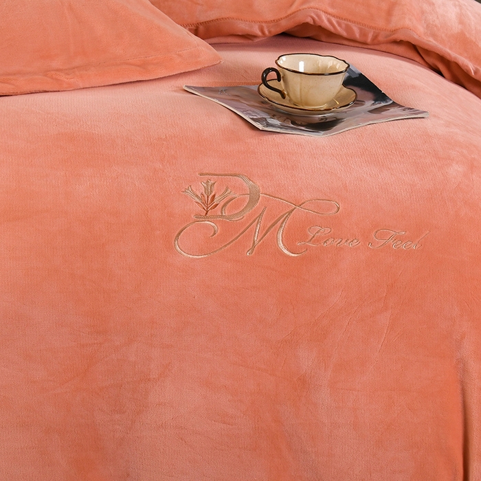 91家纺网 家纺一手货源 找家纺 尚品凤凰 2025新款牛奶绒绣花单被套单品被套单件被套 橙色