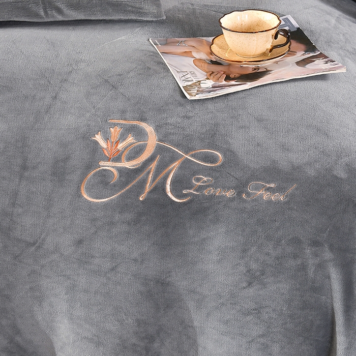 91家纺网 家纺一手货源 找家纺 尚品凤凰 2025新款牛奶绒绣花单被套单品被套单件被套 灰色