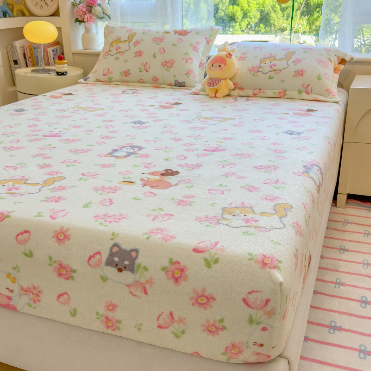 91家纺网 家纺一手货源 找家纺 丝羽坊 2025新款印花小清新牛奶绒印花床笠三件套 花的邂逅