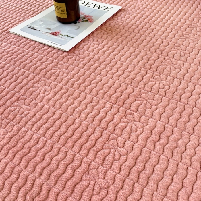 91家纺网 家纺一手货源 找家纺 尚品凤凰 2025新款加厚宝宝绒绗缝夹棉单床裙单品床裙单件床裙-蝴蝶结 藕粉