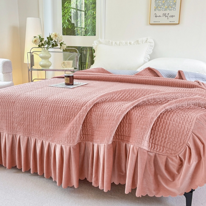 91家纺网 家纺一手货源 找家纺 尚品凤凰 2025新款加厚宝宝绒绗缝夹棉单床裙单品床裙单件床裙-蝴蝶结 藕粉