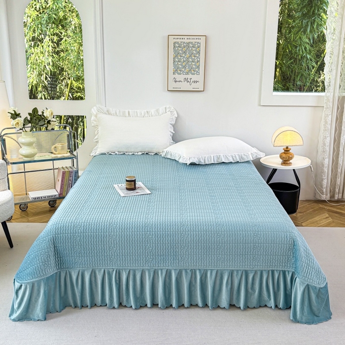 91家纺网 家纺一手货源 找家纺 尚品凤凰 2025新款加厚宝宝绒绗缝夹棉单床裙单品床裙单件床裙-蝴蝶结 浅蓝