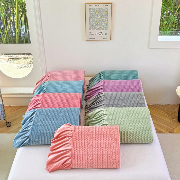 91家纺网 家纺一手货源 找家纺 尚品凤凰 2025新款加厚宝宝绒绗缝夹棉单床裙单品床裙单件床裙-蝴蝶结 宝绿