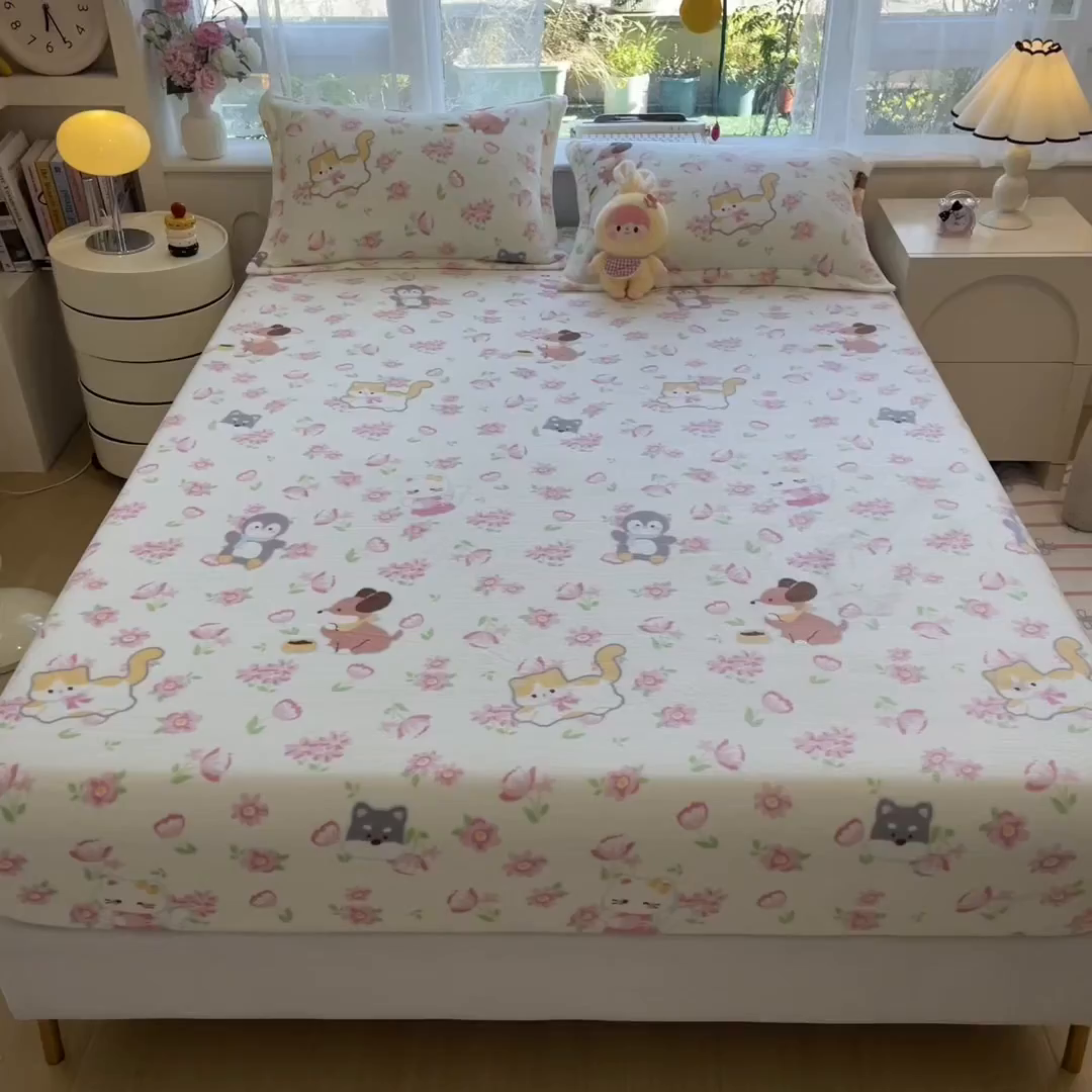 91家纺网 家纺一手货源 找家纺 丝羽坊 2025新款印花小清新牛奶绒印花床笠三件套 花的邂逅