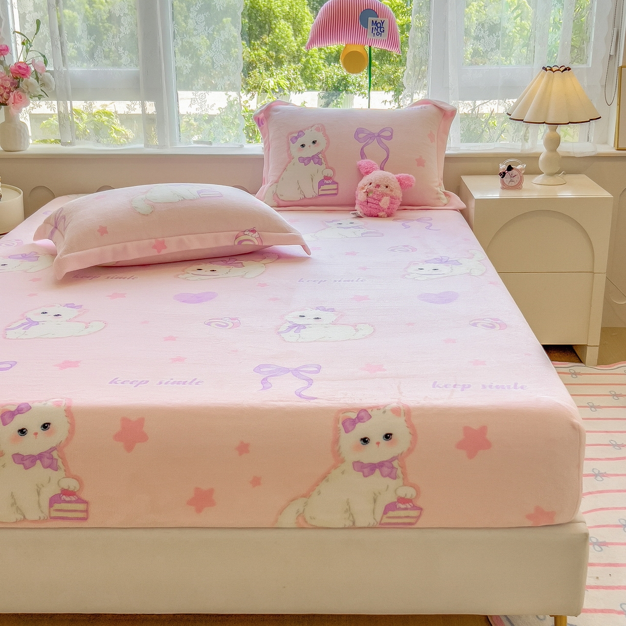 91家纺网 家纺一手货源 找家纺 丝羽坊 2025新款印花小清新牛奶绒印花床笠三件套 公主兔兔