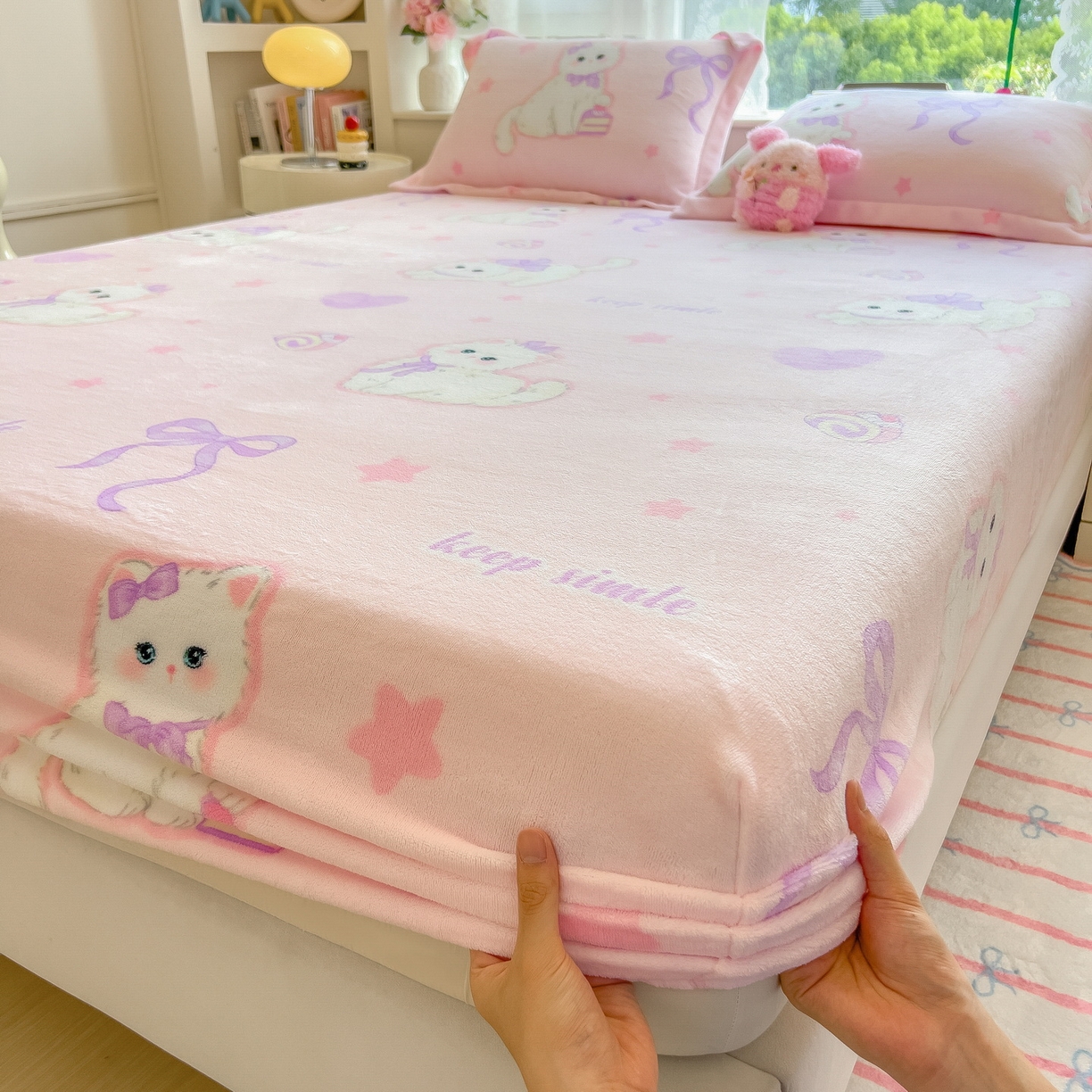 91家纺网 家纺一手货源 找家纺 丝羽坊 2025新款印花小清新牛奶绒印花床笠三件套 公主兔兔