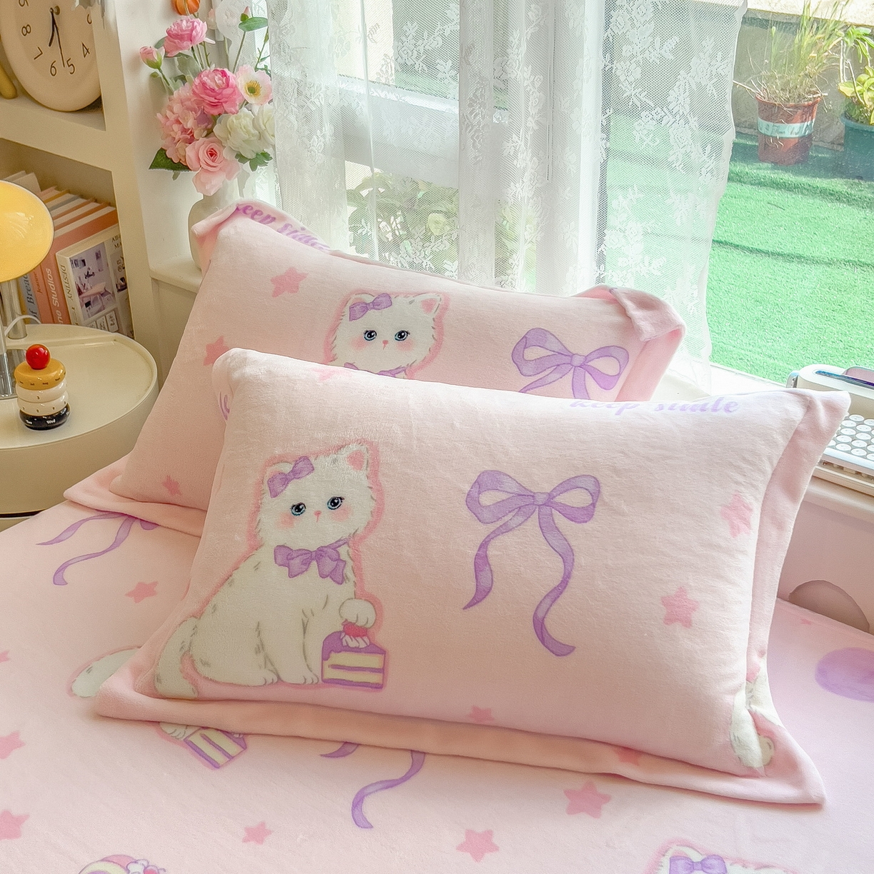 91家纺网 家纺一手货源 找家纺 丝羽坊 2025新款印花小清新牛奶绒印花床笠三件套 公主兔兔