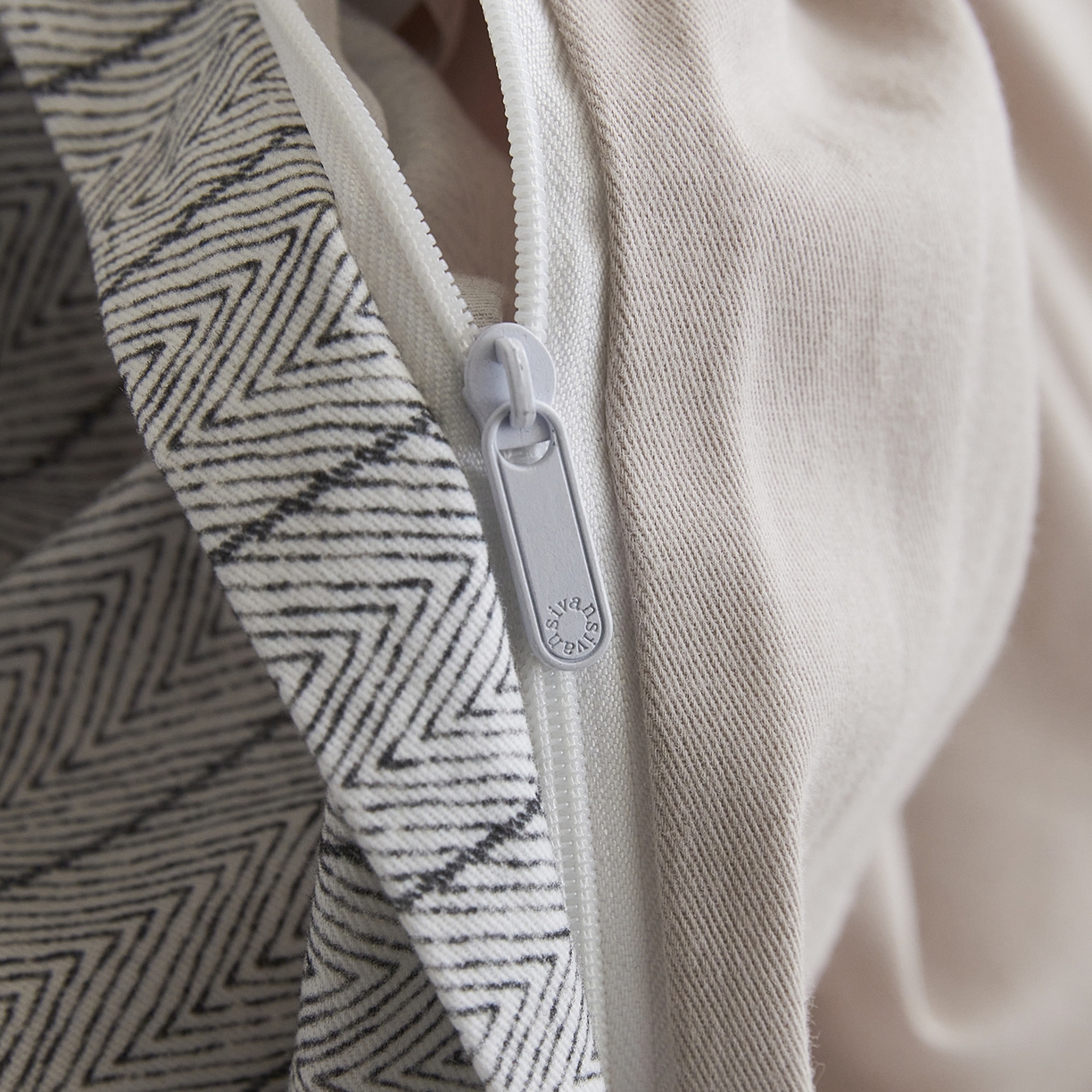 91家纺网 家纺一手货源 找家纺 嘉汀兰家居 2025新款全棉纯棉数码印花生态磨毛四件套 初恋-灰