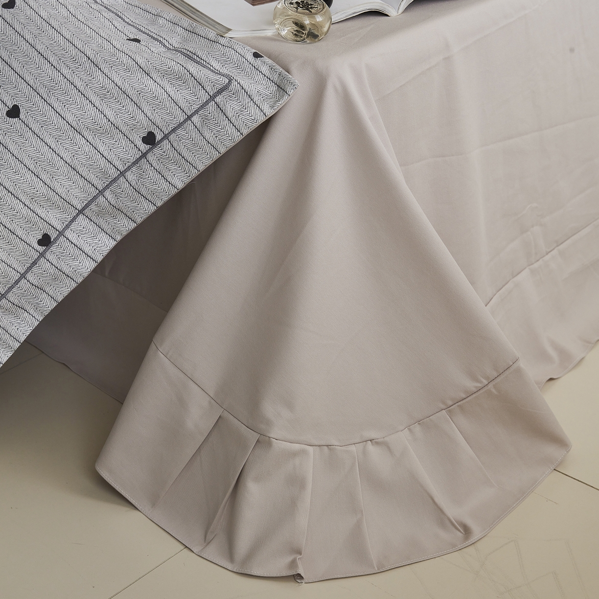 91家纺网 家纺一手货源 找家纺 嘉汀兰家居 2025新款全棉纯棉数码印花生态磨毛四件套 初恋-灰