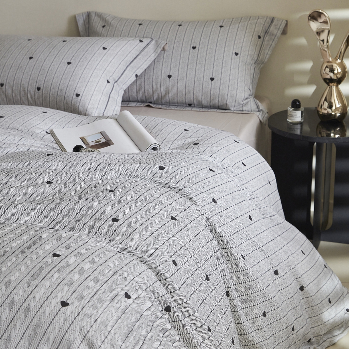 91家纺网 家纺一手货源 找家纺 嘉汀兰家居 2025新款全棉纯棉数码印花生态磨毛四件套 初恋-灰