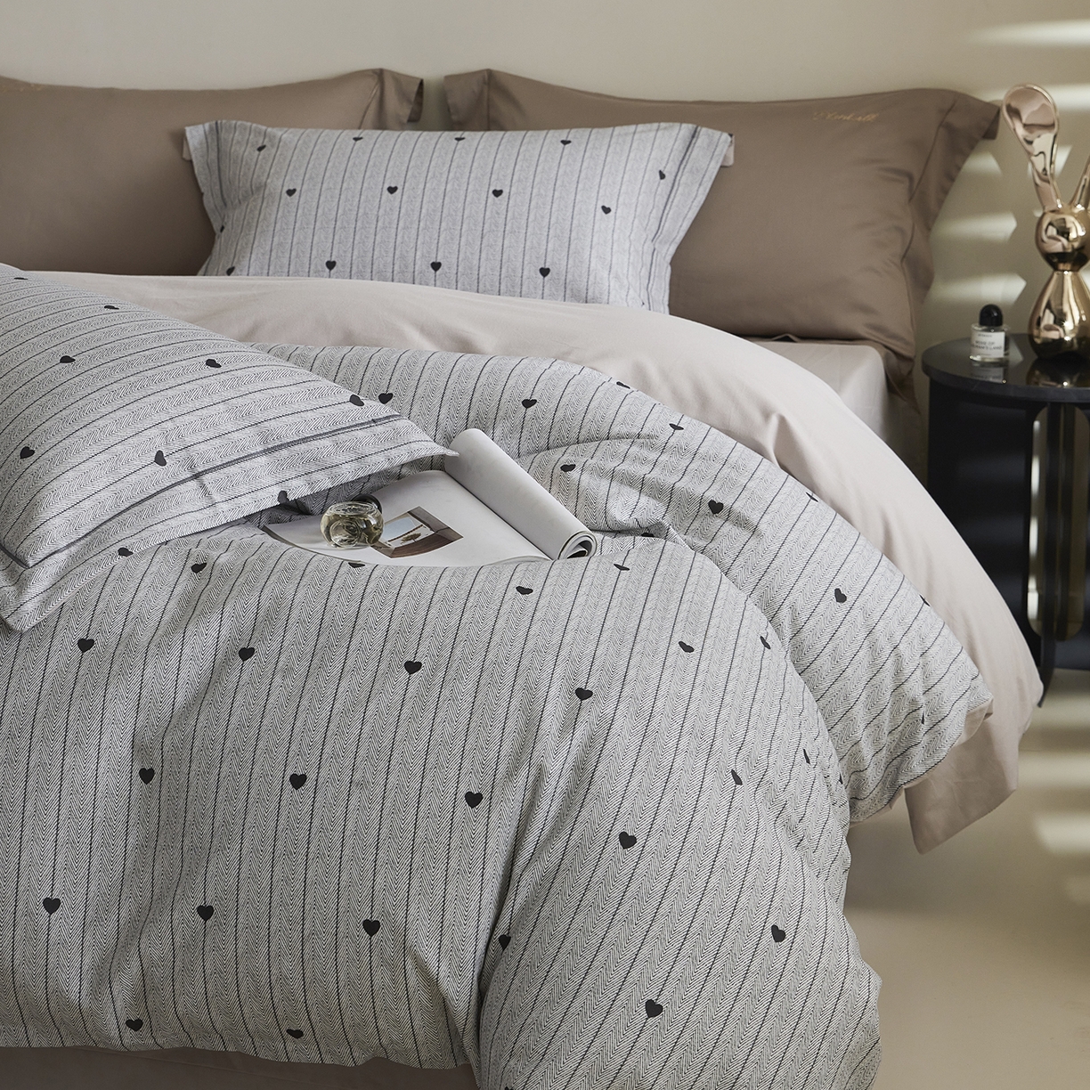 91家纺网 家纺一手货源 找家纺 嘉汀兰家居 2025新款全棉纯棉数码印花生态磨毛四件套 初恋-灰