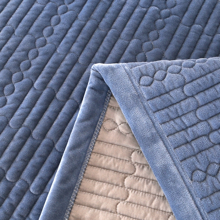 91家纺网 家纺一手货源 找家纺 尚品凤凰 2025新款加厚宝宝绒直角绗缝夹棉单床盖单品床盖单件床盖 宝蓝