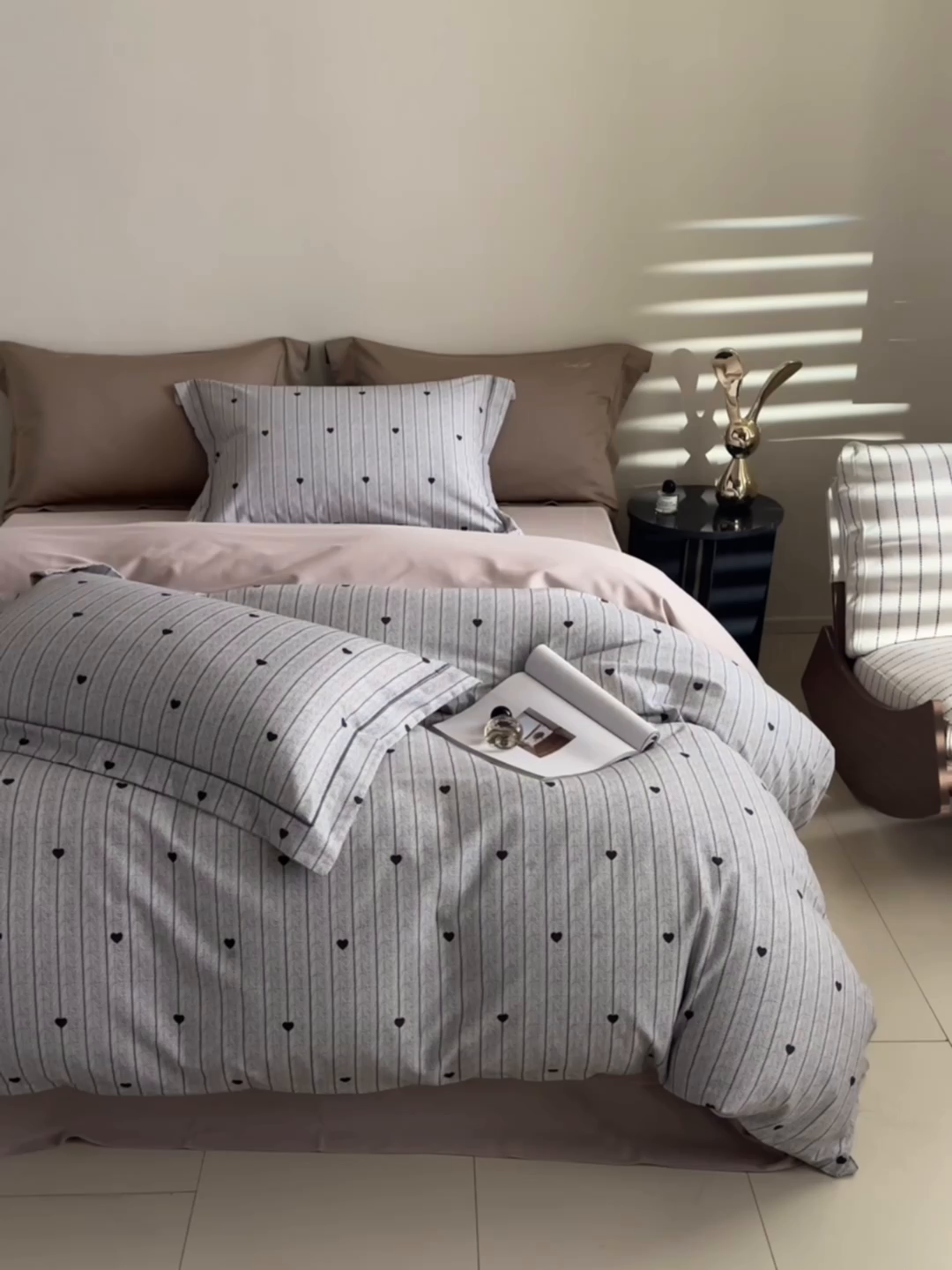 91家纺网 家纺一手货源 找家纺 嘉汀兰家居 2025新款全棉纯棉数码印花生态磨毛四件套 初恋-灰