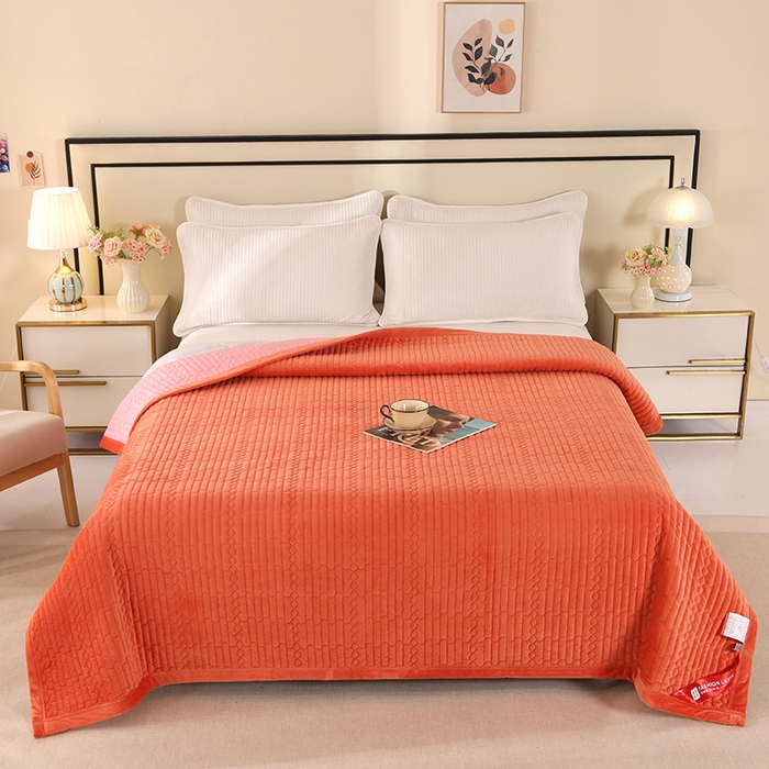 91家纺网 家纺一手货源 找家纺 尚品凤凰 2025新款加厚宝宝绒直角绗缝夹棉单床盖单品床盖单件床盖 橙色