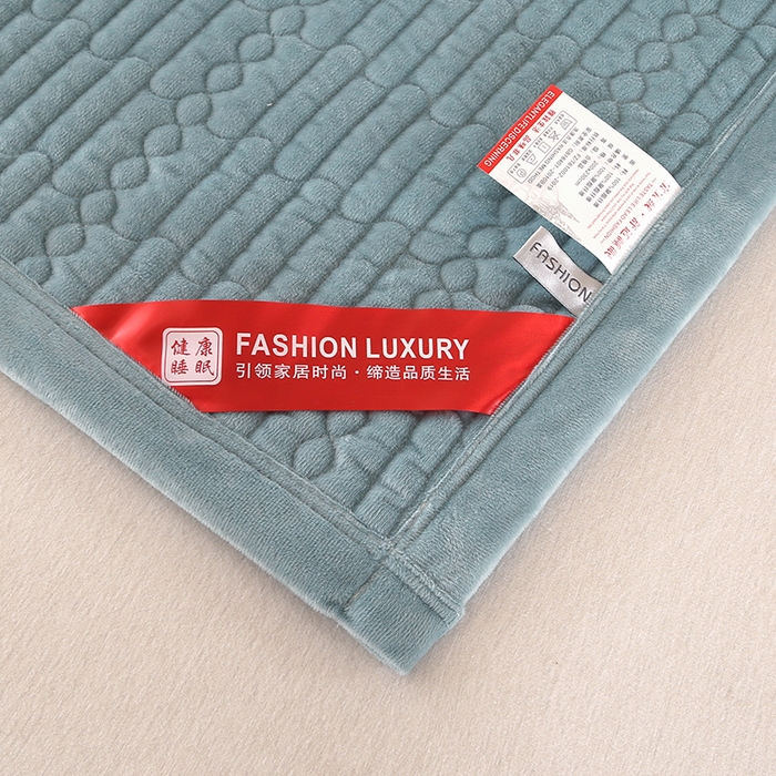 91家纺网 家纺一手货源 找家纺 尚品凤凰 2025新款加厚宝宝绒直角绗缝夹棉单床盖单品床盖单件床盖 湖蓝色
