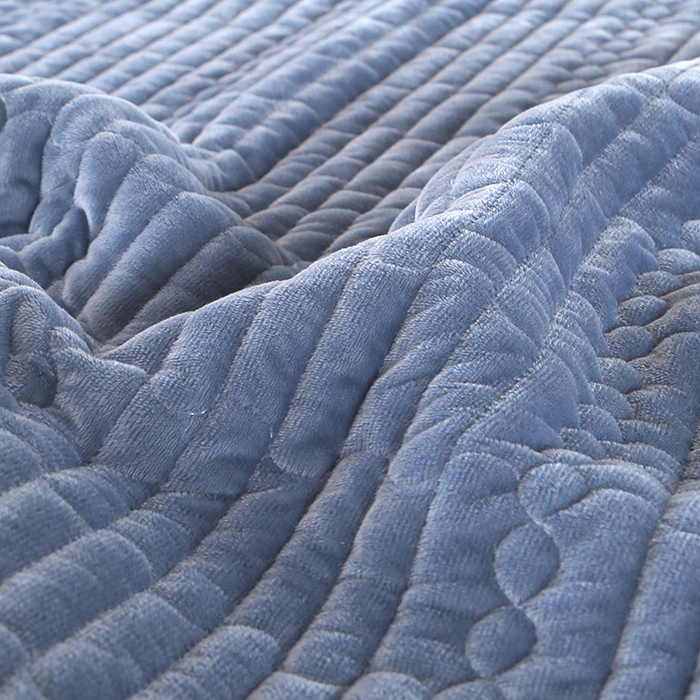 91家纺网 家纺一手货源 找家纺 尚品凤凰 2025新款加厚宝宝绒直角绗缝夹棉单床盖单品床盖单件床盖 宝蓝