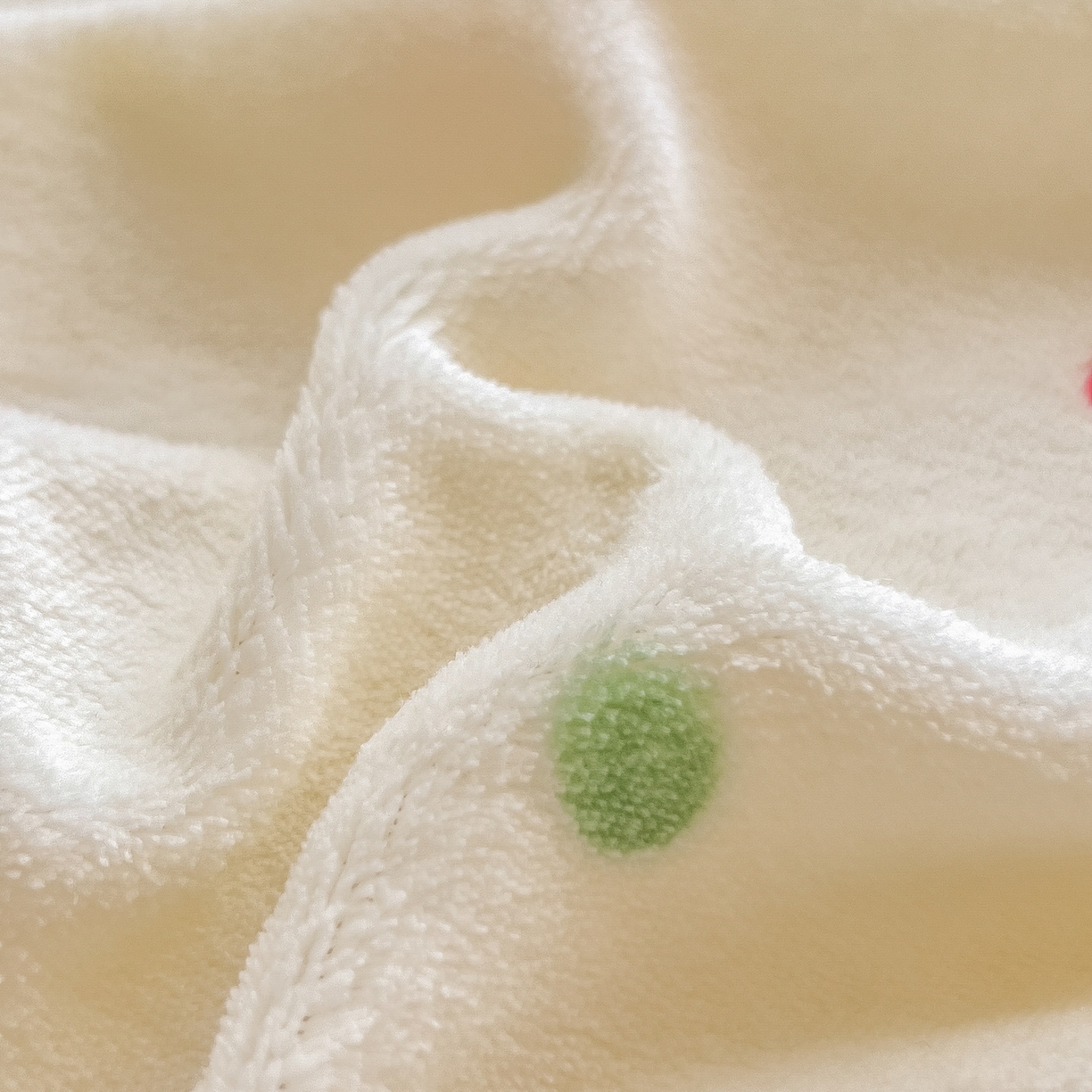 91家纺网 家纺一手货源 找家纺 丝羽坊 2025新款印花小清新牛奶绒印花床笠三件套 曼妙时光